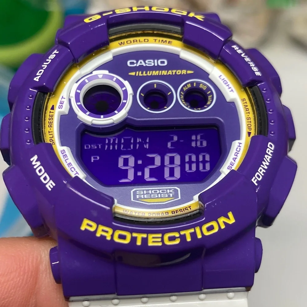 Casio Gshock GD120CS, crazy color series, Lakers colors, working battery